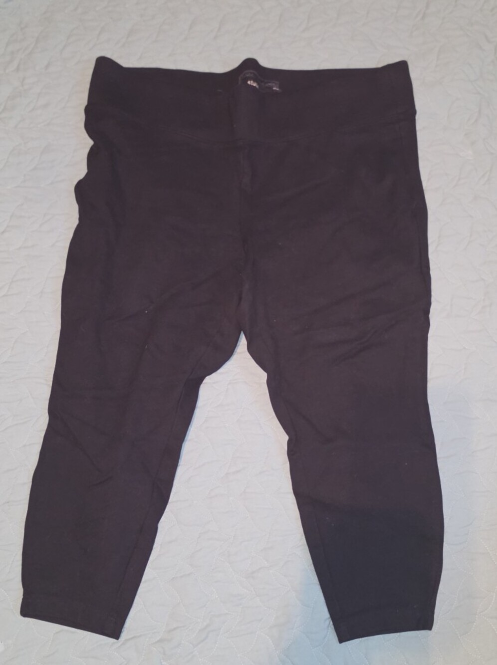 torrid Black Cropped Ponte Skinny Pants
